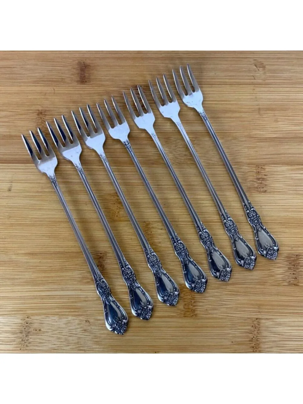 Oneida Distinction Deluxe Kennett Square Lot of 7 Cocktail Forks Stainless Steel